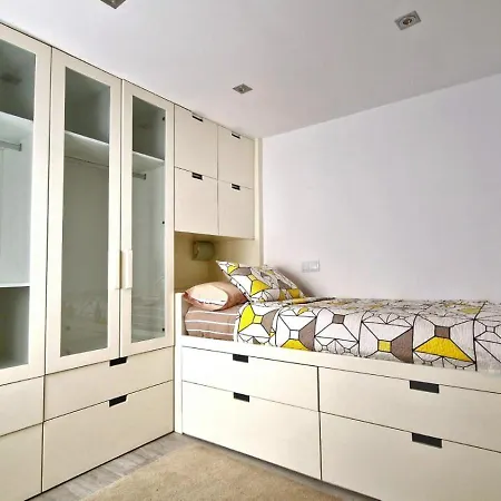 Piso Marina Lejlighed